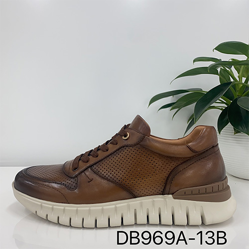 Fashionable casual shoes